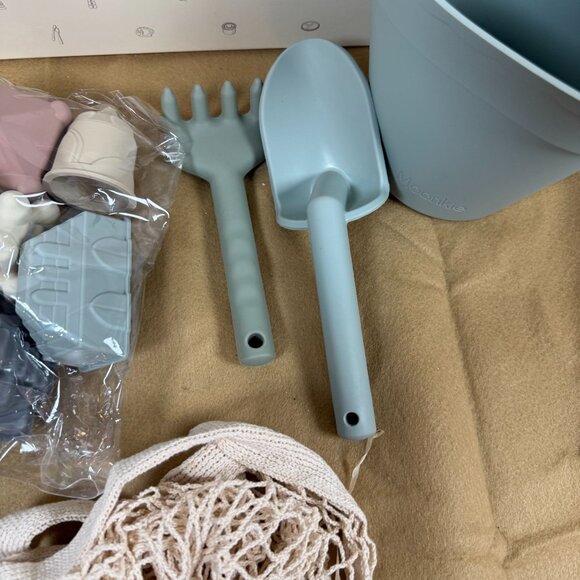 Moonkie Baby Toy Gift Set Beach Sand Toys Pail Molds Shovel Rake Net Bag Tote - Picture 7 of 7